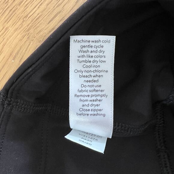 Athleta Womens‎ Accelerate Capri Leggings Black Size Small Athletic Athleisure - Picture 6 of 6